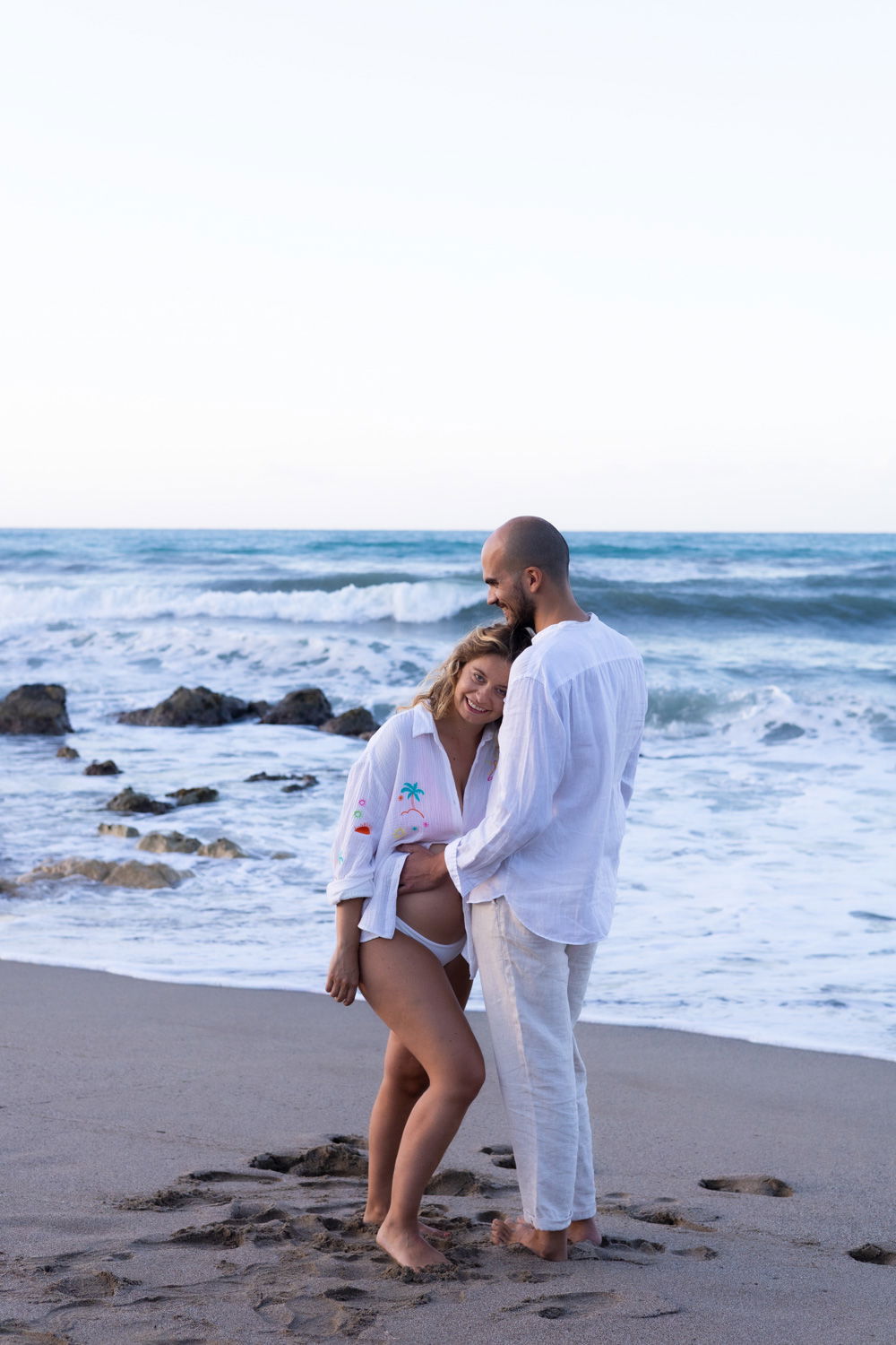 Beach Maternity Photoshoot in Rethymno, Crete – Pregnancy Portraits