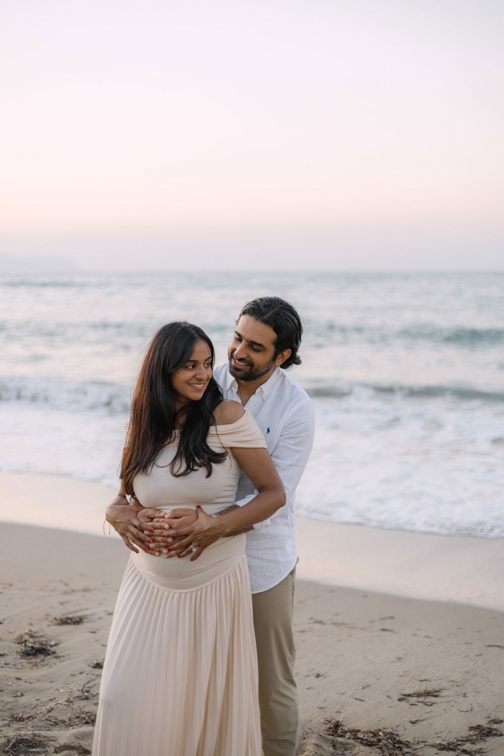 Maternity Love Story in Crete – Beach & Lifestyle Photoshoot