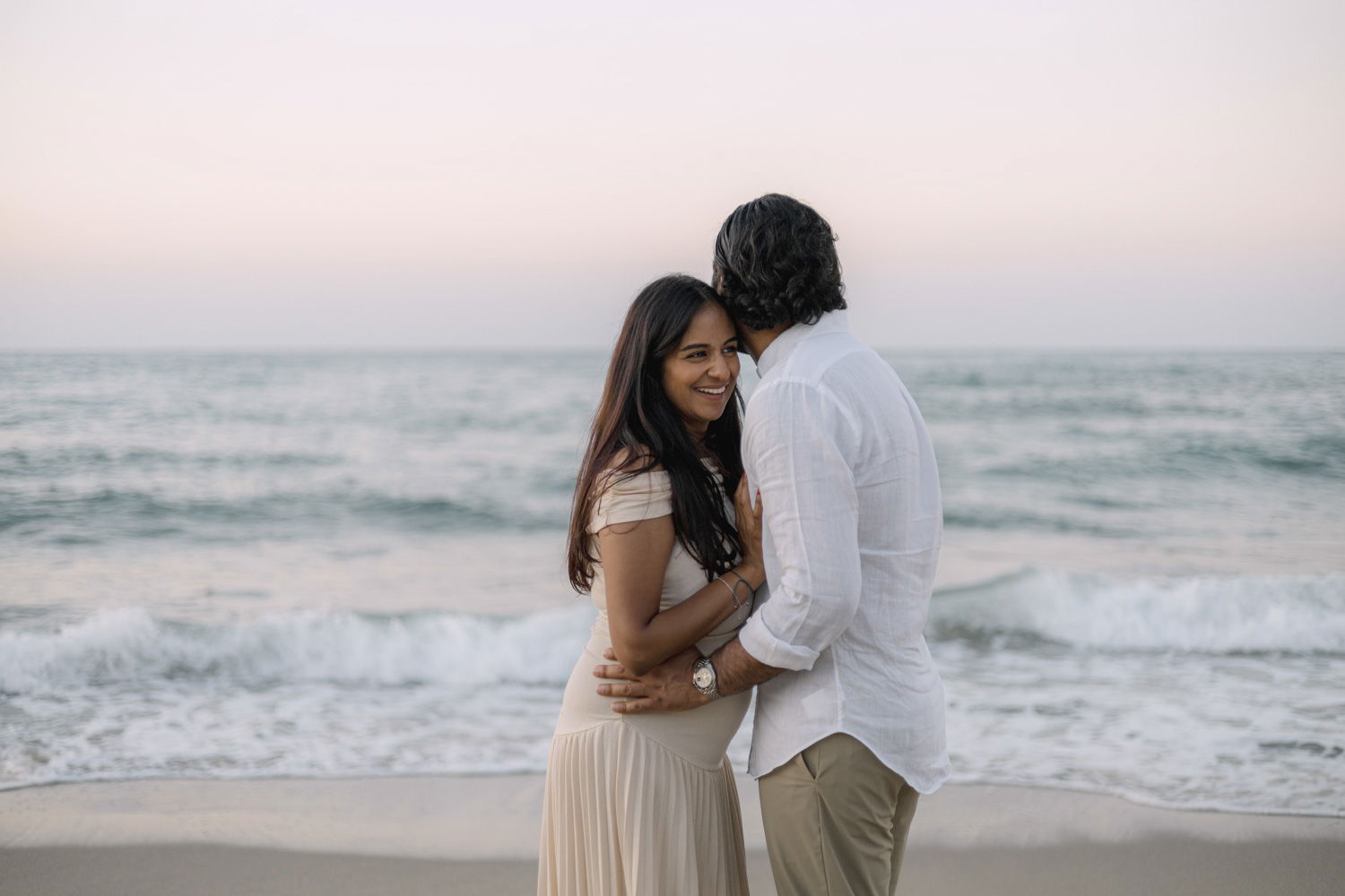 Maternity Love Story in Crete – Beach & Lifestyle Photoshoot