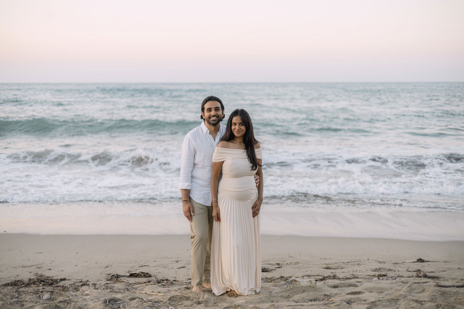 Maternity Love Story in Crete – Beach & Lifestyle Photoshoot