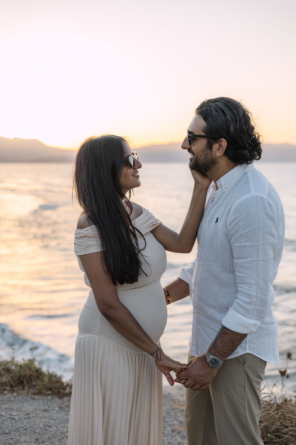 Maternity Love Story in Crete – Beach & Lifestyle Photoshoot