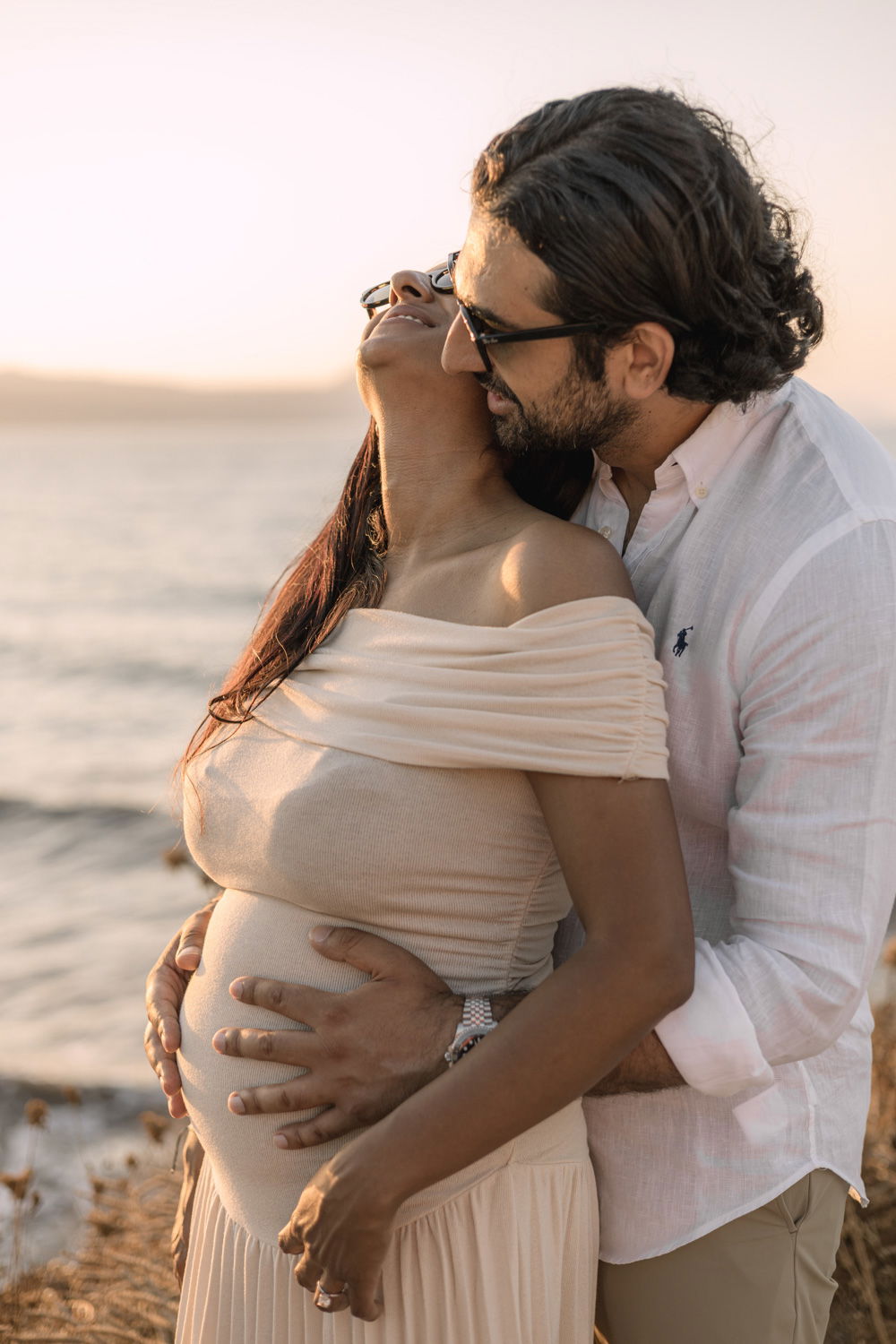 Maternity Love Story in Crete – Beach & Lifestyle Photoshoot
