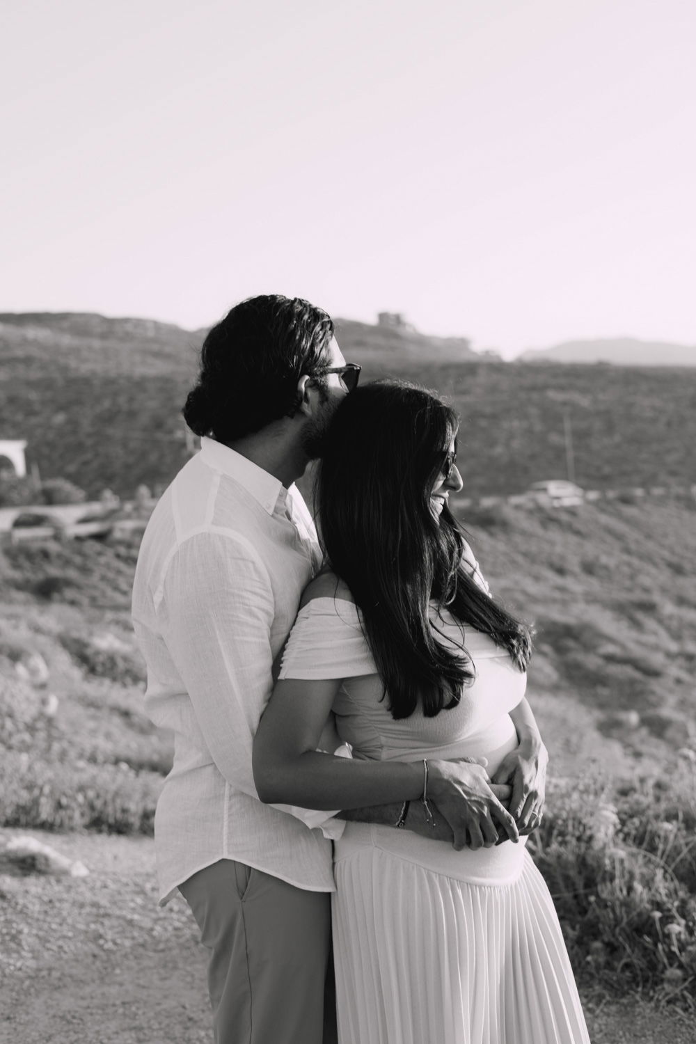 Maternity Love Story in Crete – Beach & Lifestyle Photoshoot