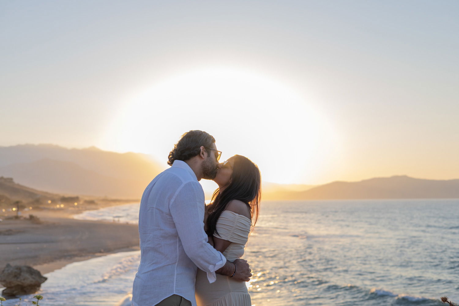 Maternity Love Story in Crete – Beach & Lifestyle Photoshoot