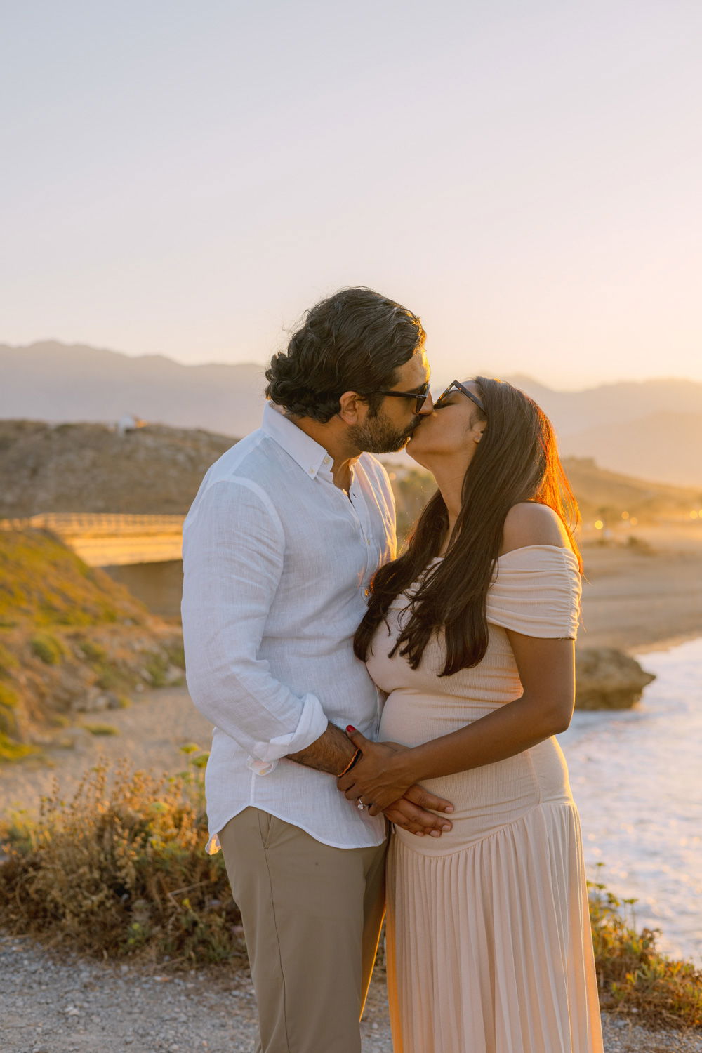 Maternity Love Story in Crete – Beach & Lifestyle Photoshoot