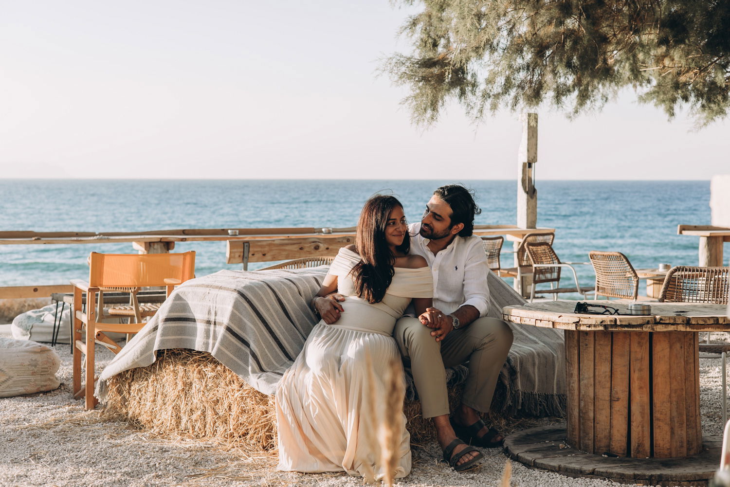 Maternity Love Story in Crete – Beach & Lifestyle Photoshoot