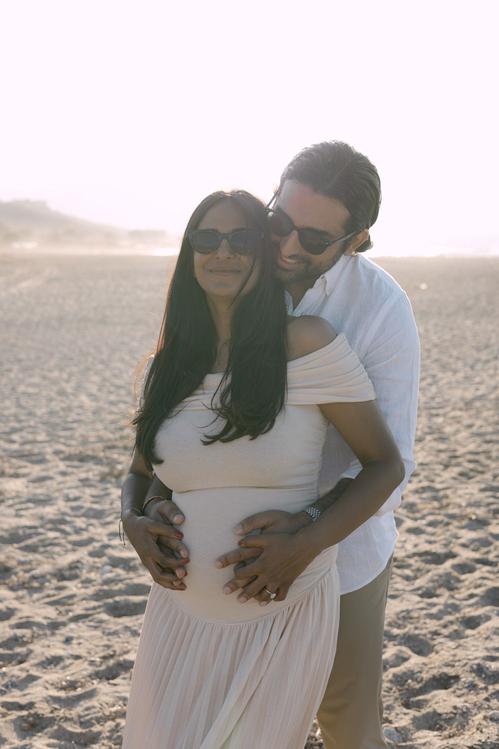 Maternity Love Story in Crete – Beach & Lifestyle Photoshoot