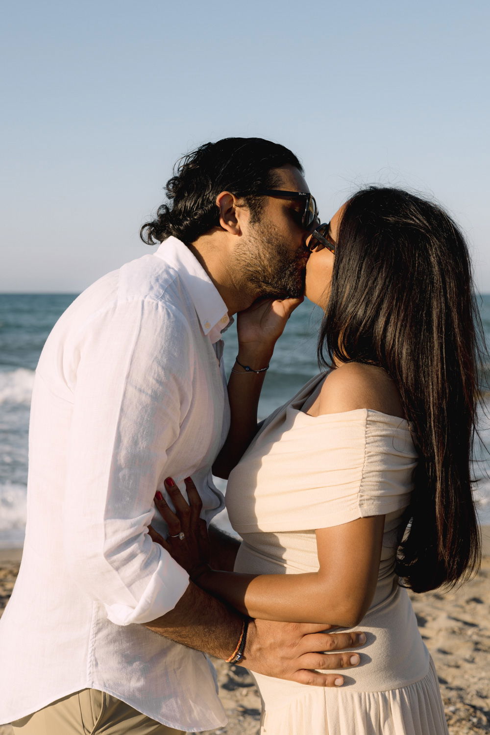 Maternity Love Story in Crete – Beach & Lifestyle Photoshoot