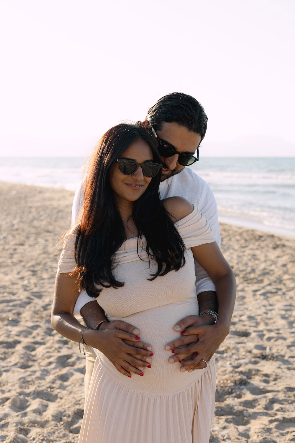 Maternity Love Story in Crete – Beach & Lifestyle Photoshoot