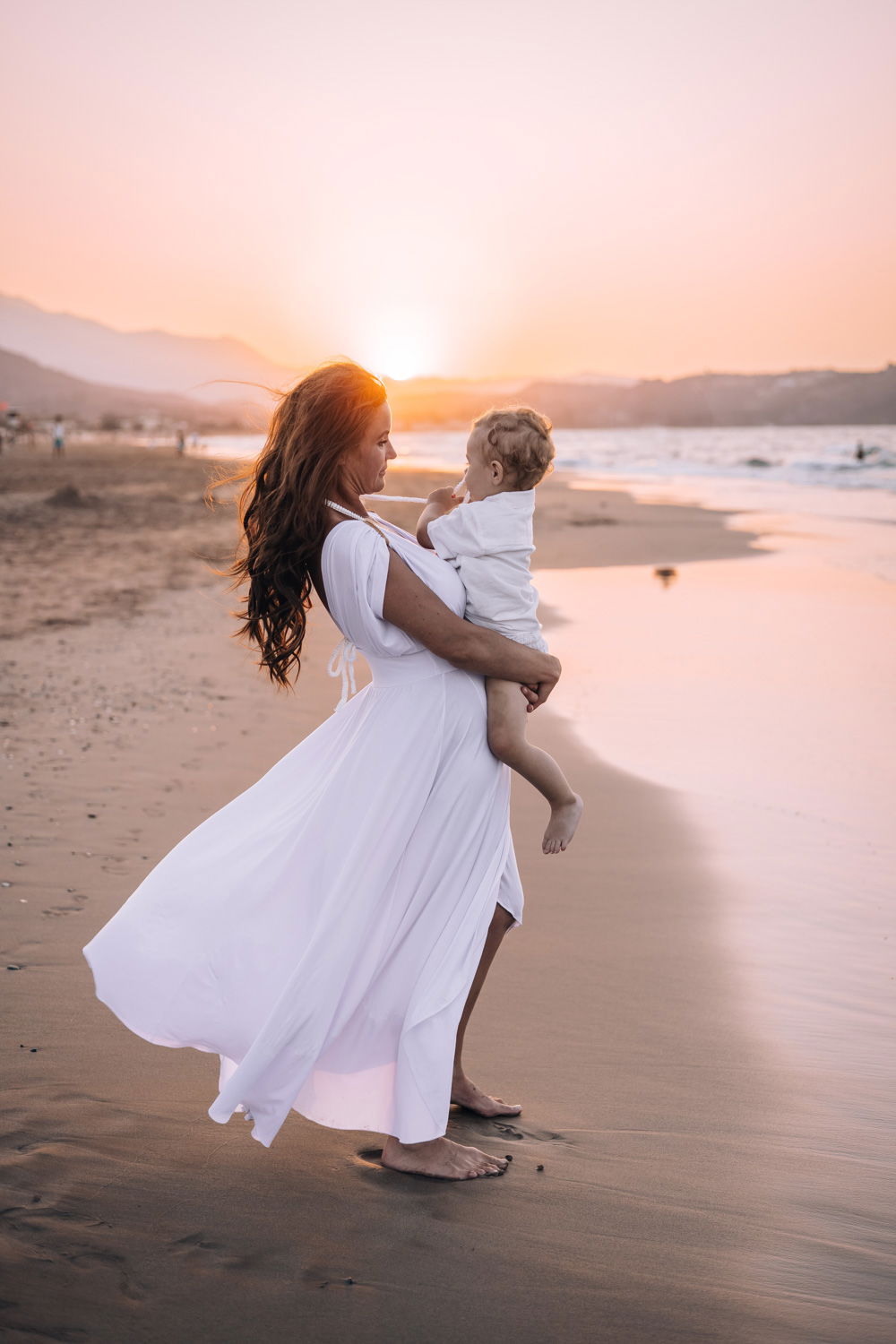 Family Photoshoot in Georgioupoli beach Crete – Fun & Memories