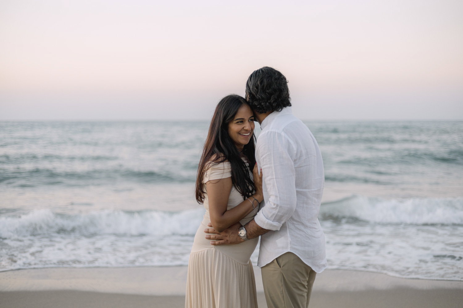 Maternity Love Story in Crete – Beach & Lifestyle Photoshoot