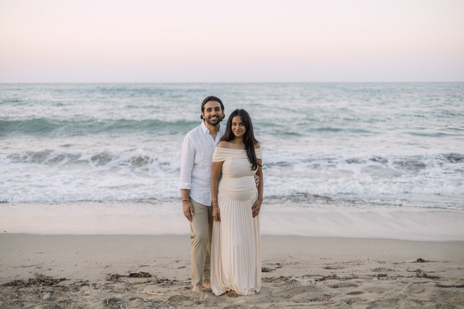 Maternity Love Story in Crete – Beach & Lifestyle Photoshoot