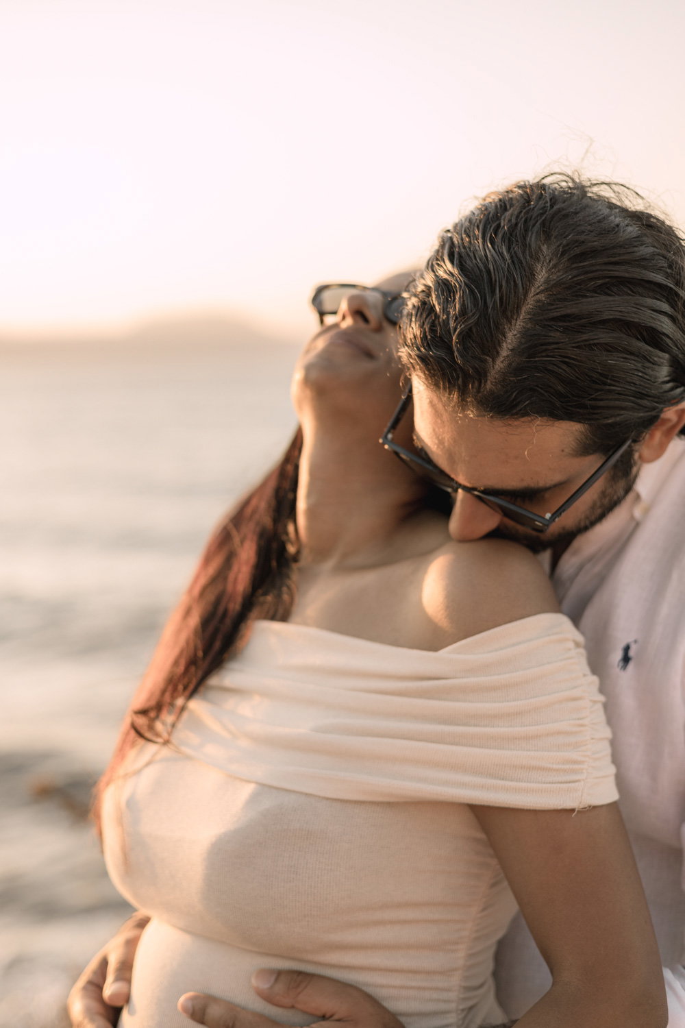 Maternity Love Story in Crete – Beach & Lifestyle Photoshoot