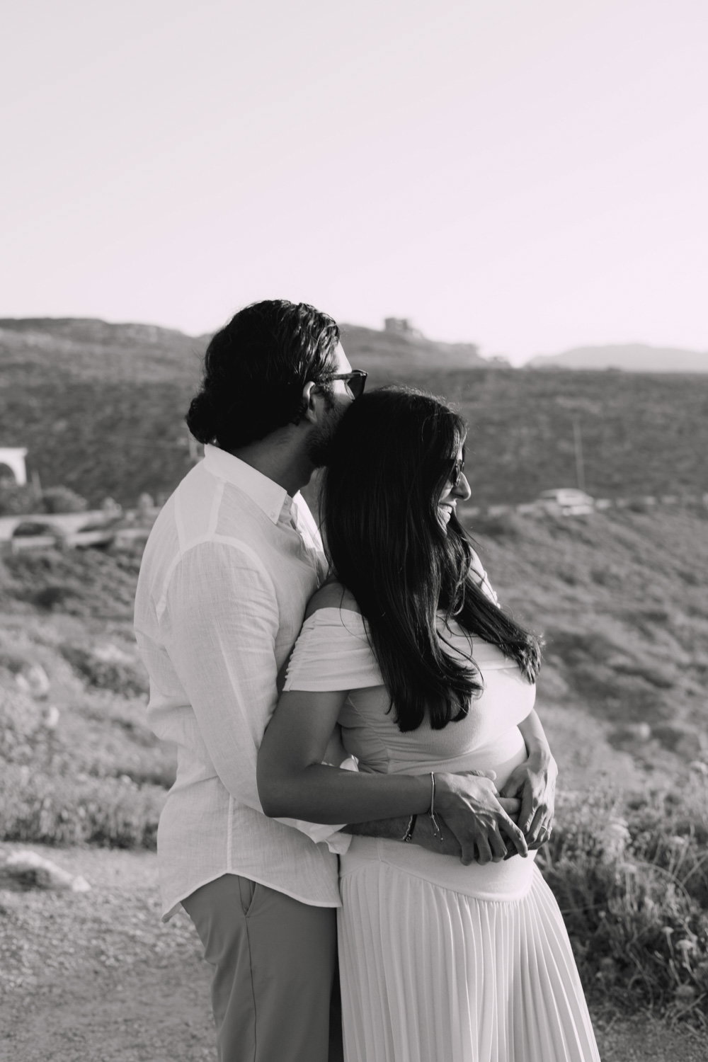 Maternity Love Story in Crete – Beach & Lifestyle Photoshoot