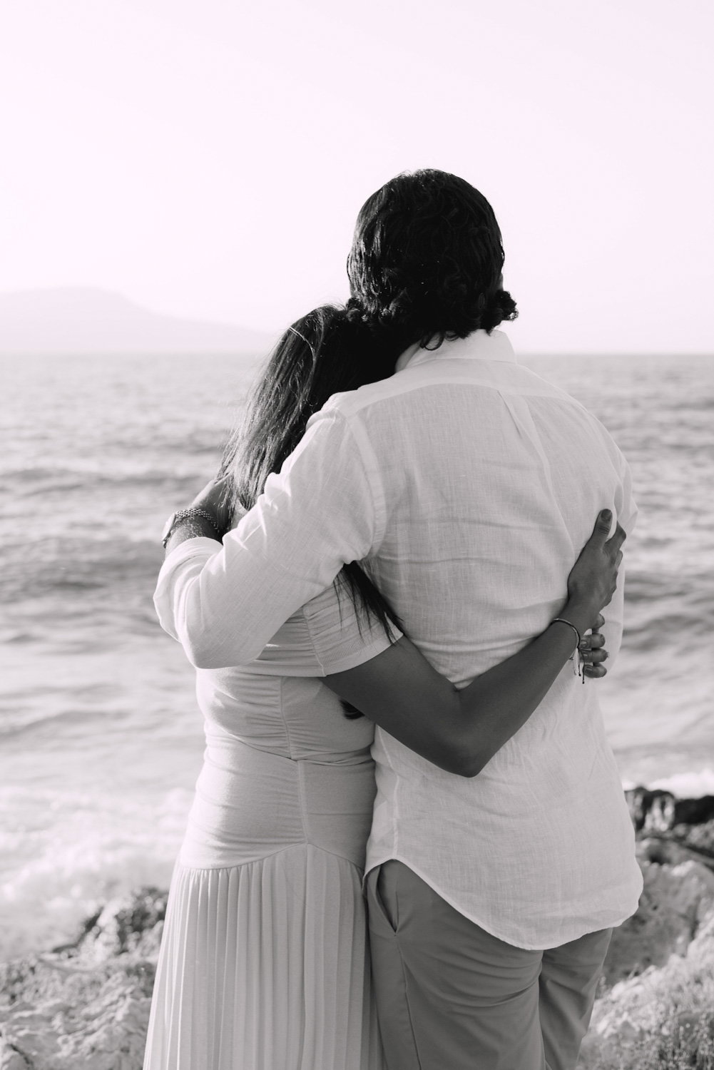 Maternity Love Story in Crete – Beach & Lifestyle Photoshoot