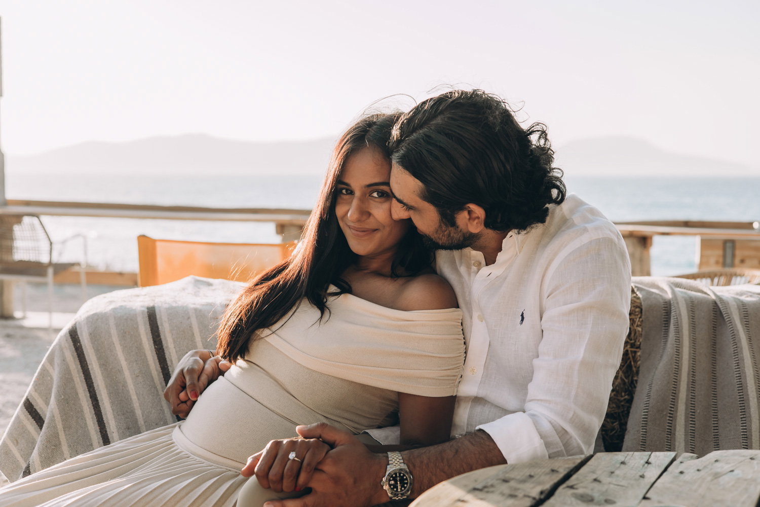 Maternity Love Story in Crete – Beach & Lifestyle Photoshoot