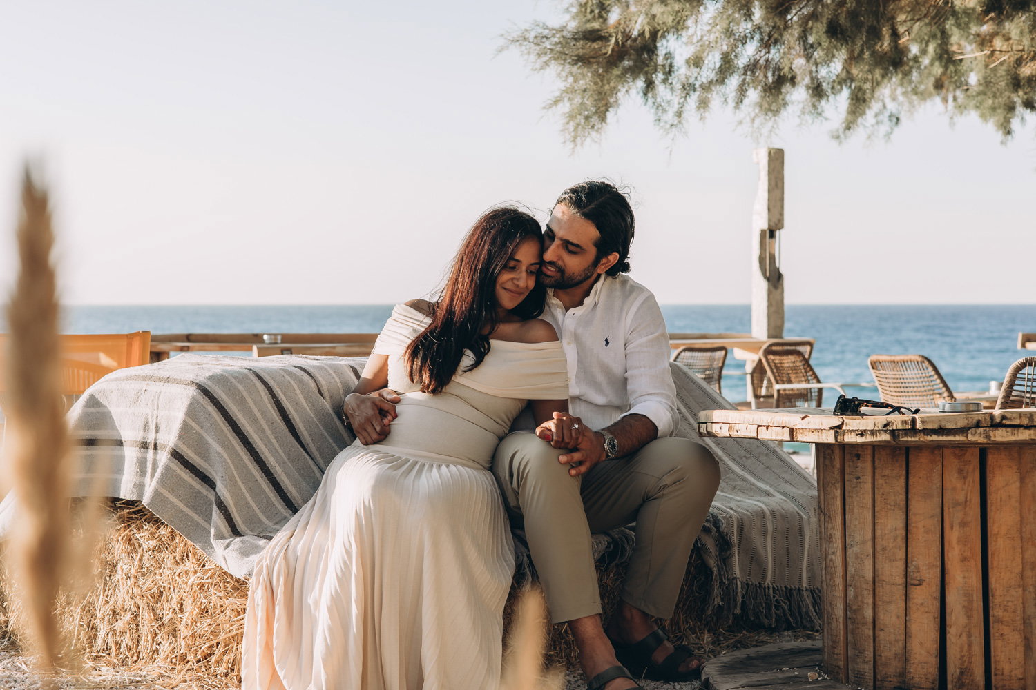 Maternity Love Story in Crete – Beach & Lifestyle Photoshoot