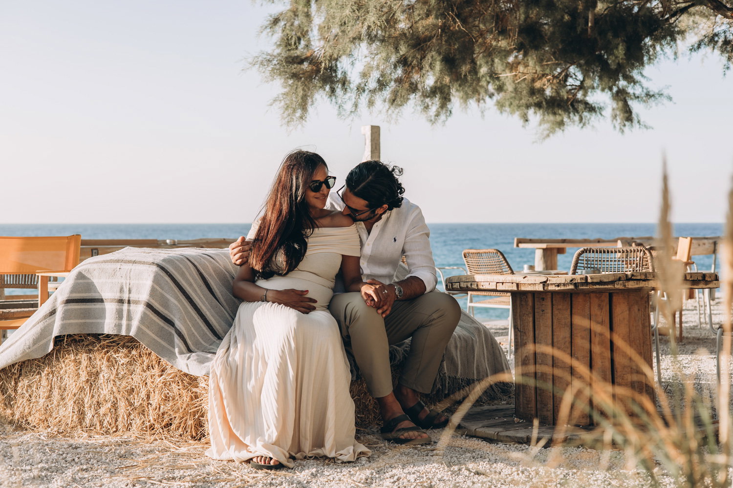 Maternity Love Story in Crete – Beach & Lifestyle Photoshoot