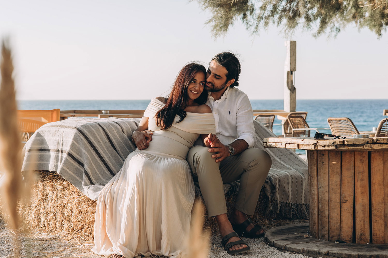 Maternity Love Story in Crete – Beach & Lifestyle Photoshoot
