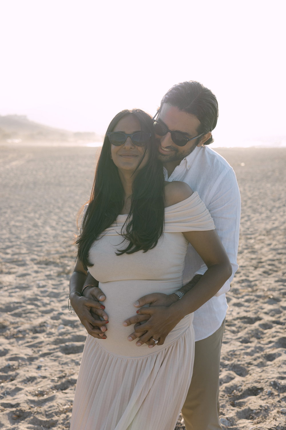 Maternity Love Story in Crete – Beach & Lifestyle Photoshoot