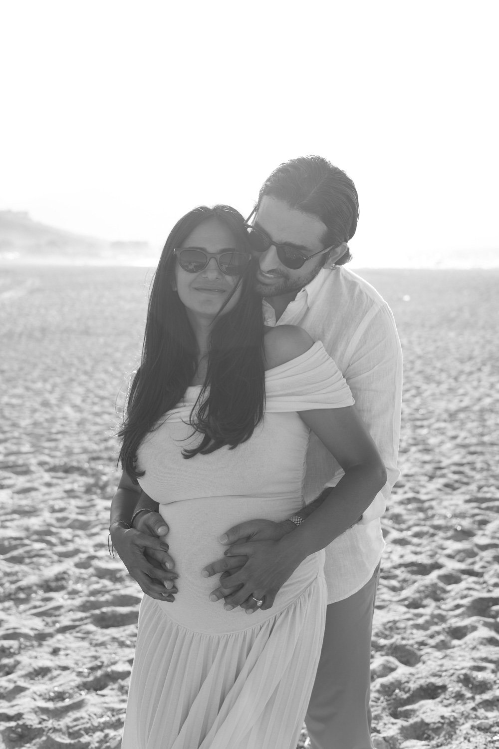 Maternity Love Story in Crete – Beach & Lifestyle Photoshoot