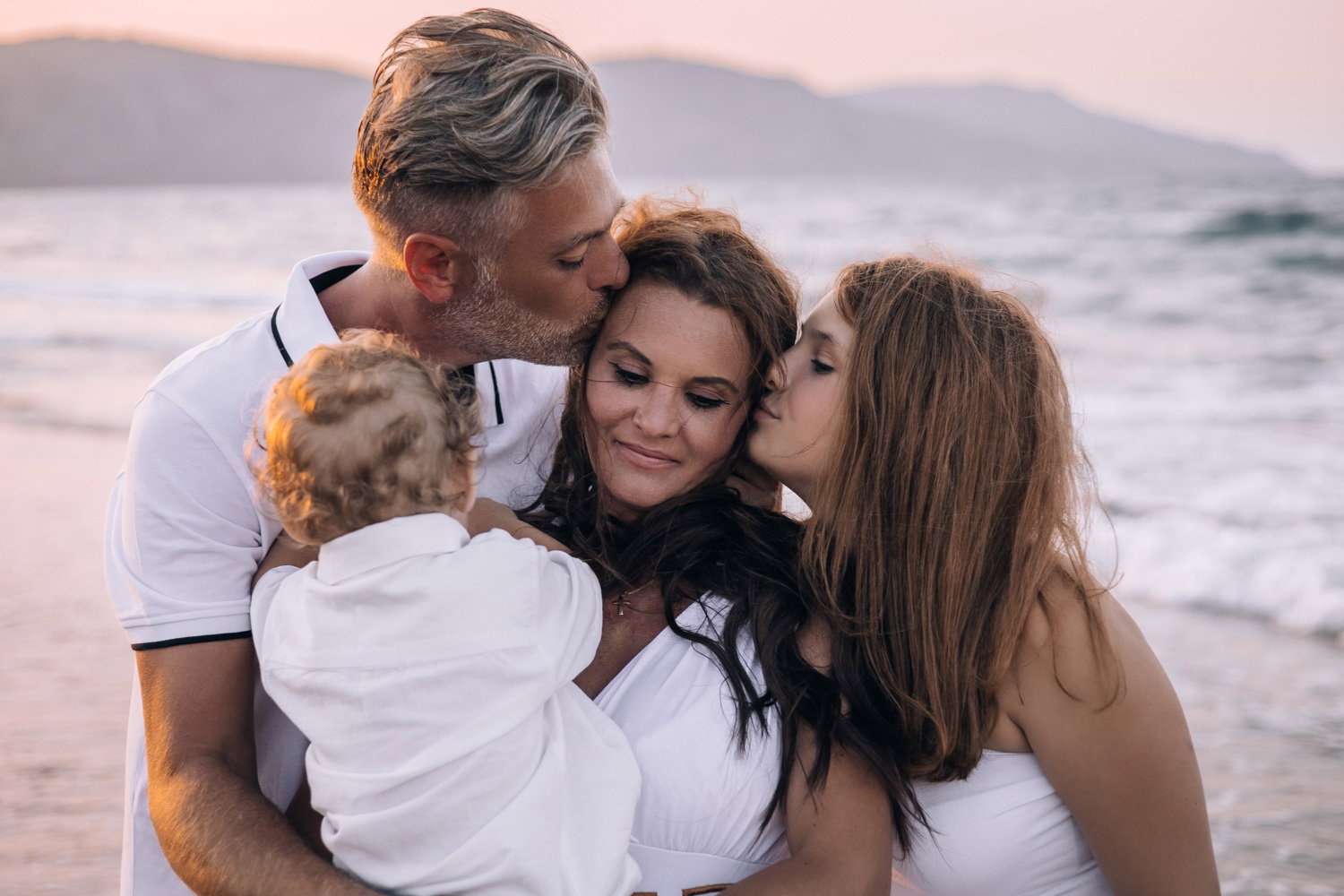 Family Photoshoot in Georgioupoli beach Crete – Fun & Memories