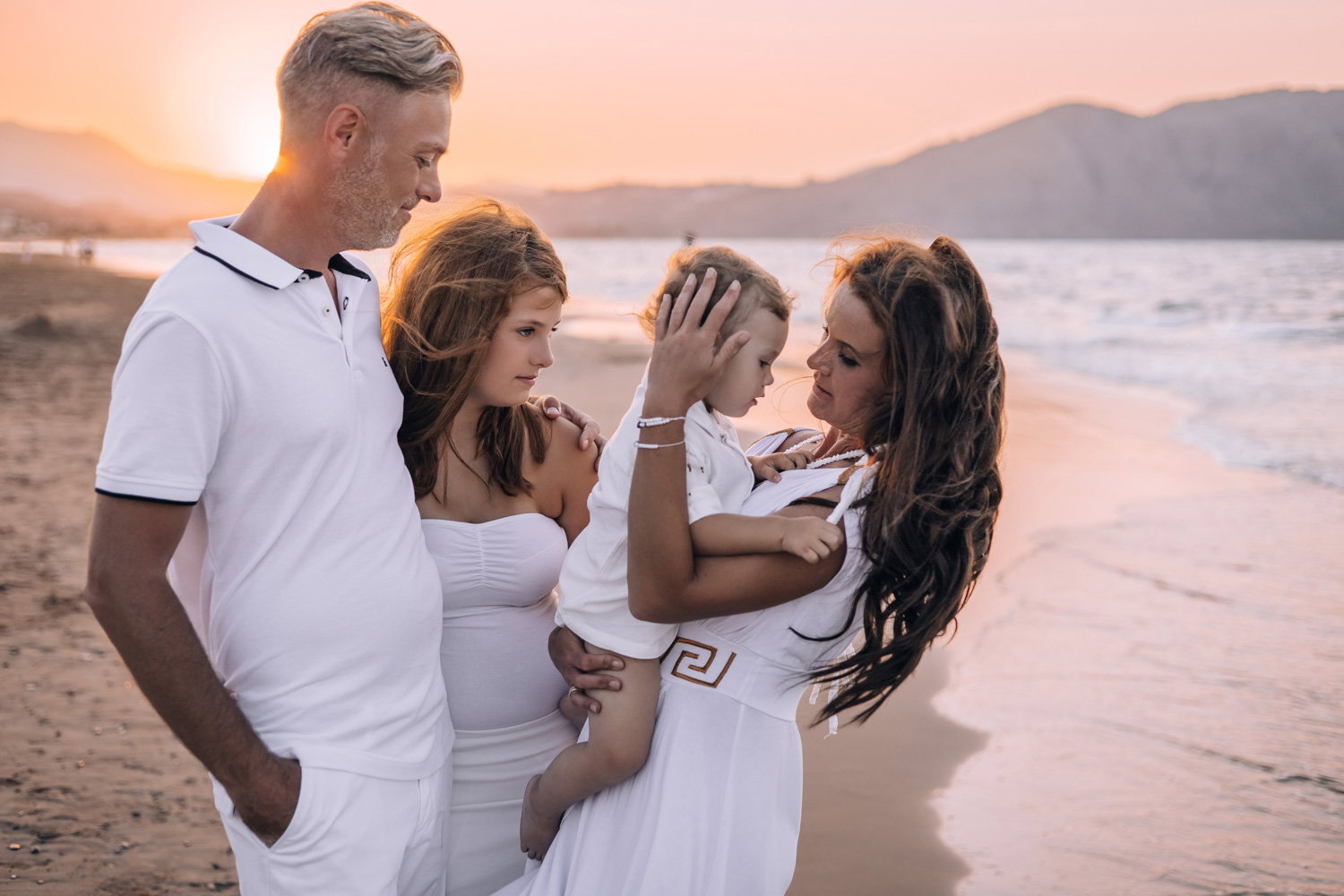 Family Photoshoot in Georgioupoli beach Crete – Fun & Memories