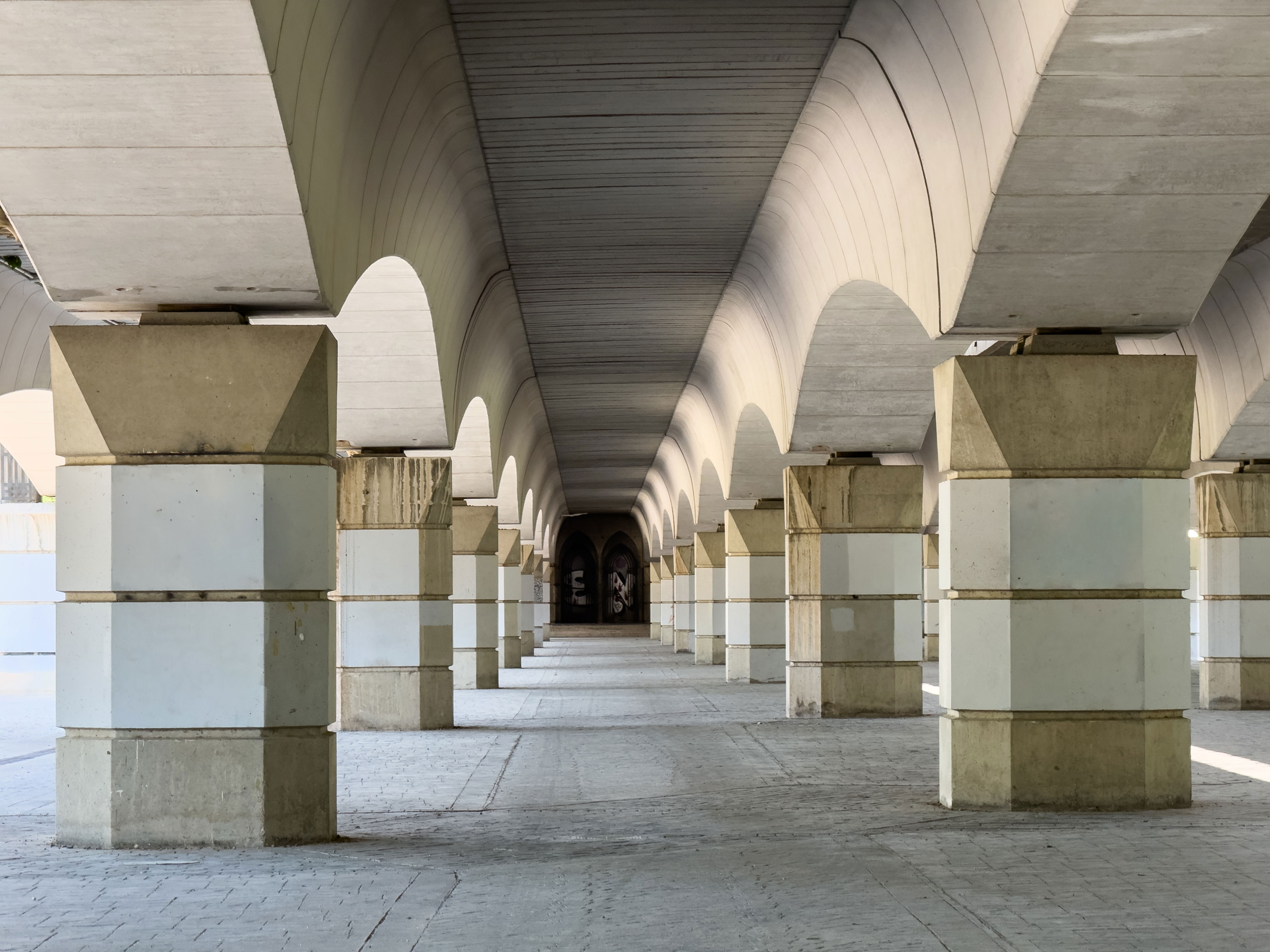 Tartópillérek egy pincében – az önismeret, önfejlesztés és motiváció alapjai