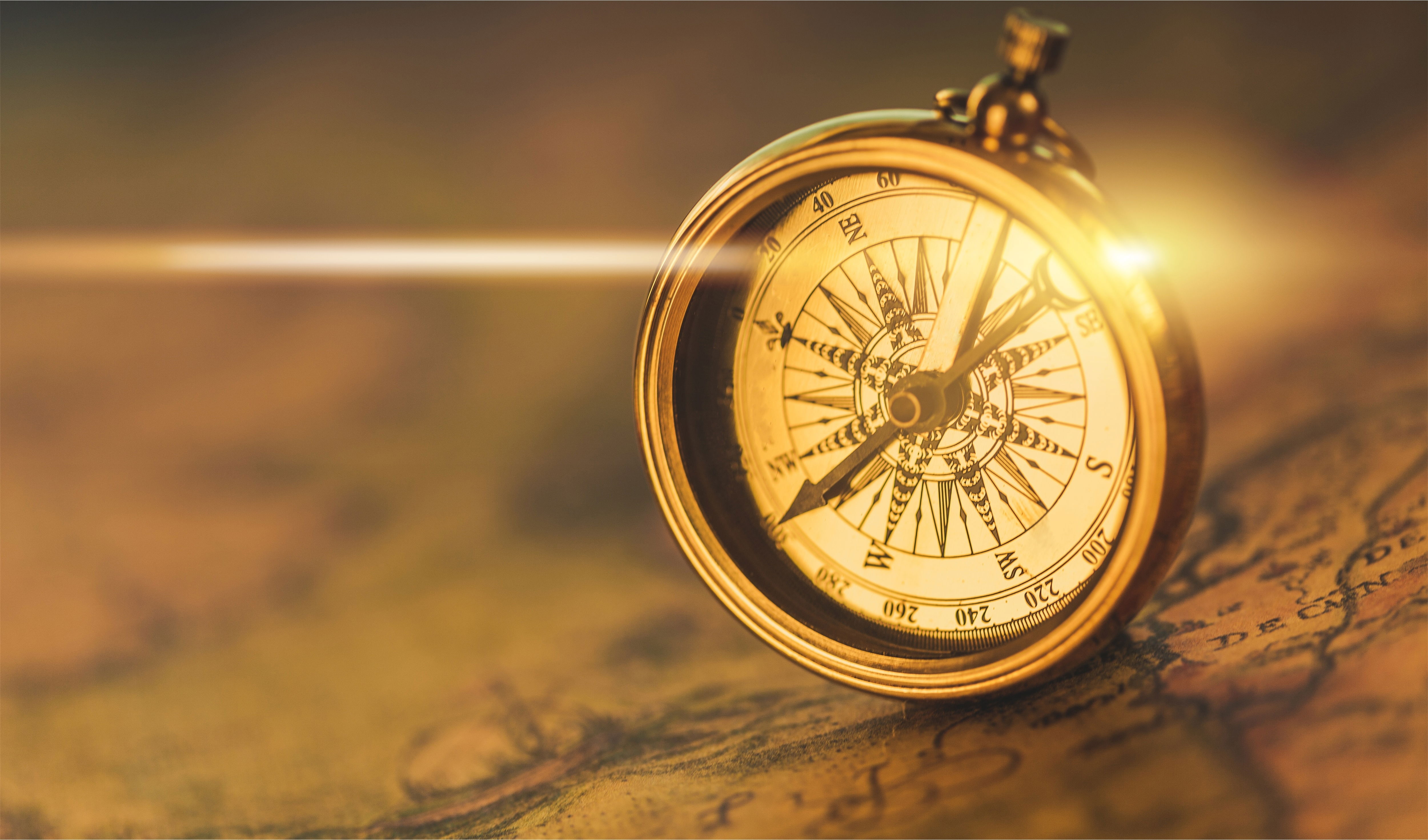 Iránytű a belső világ és a külső élet összhangjához vezető úton – tudatos jelenlét és önismeret szimbóluma