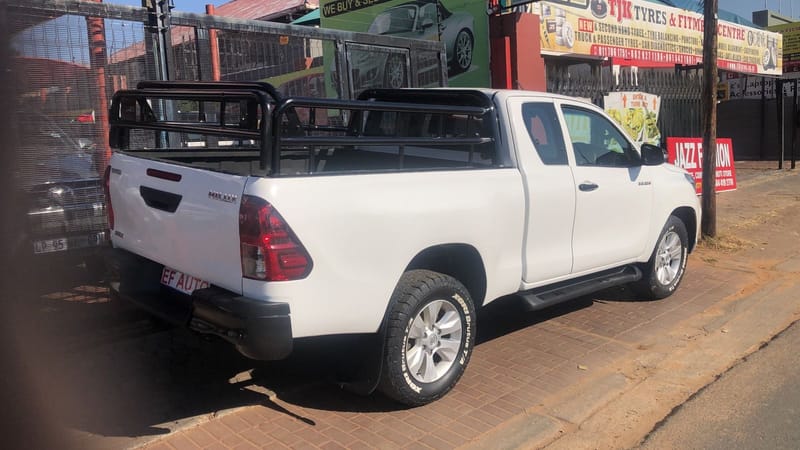 Toyota Hilux 2.4GD-6 4x4 Raider