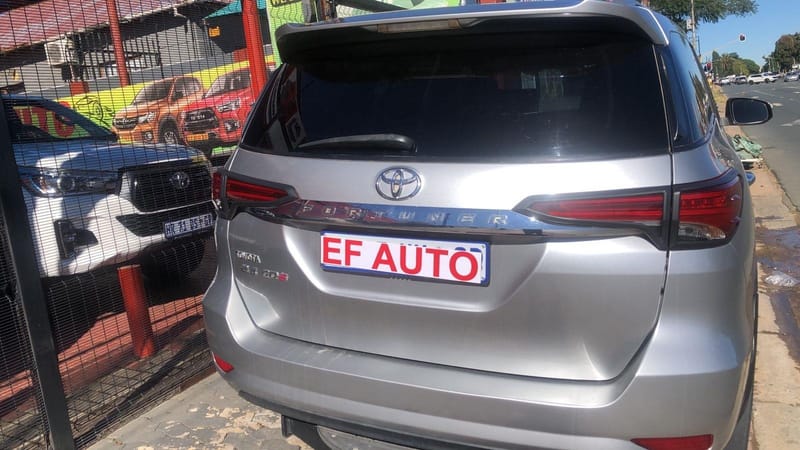 Toyota Fortuner 2.4GD-6