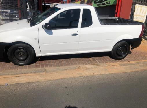 Nissan NP200 1.6i (Aircon) Safety Pack