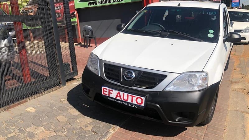 Nissan NP200 1.6i (Aircon) Safety Pack