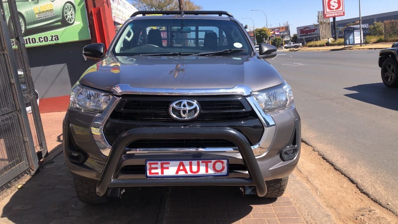 Toyota Hilux 2.4GD-6 SR