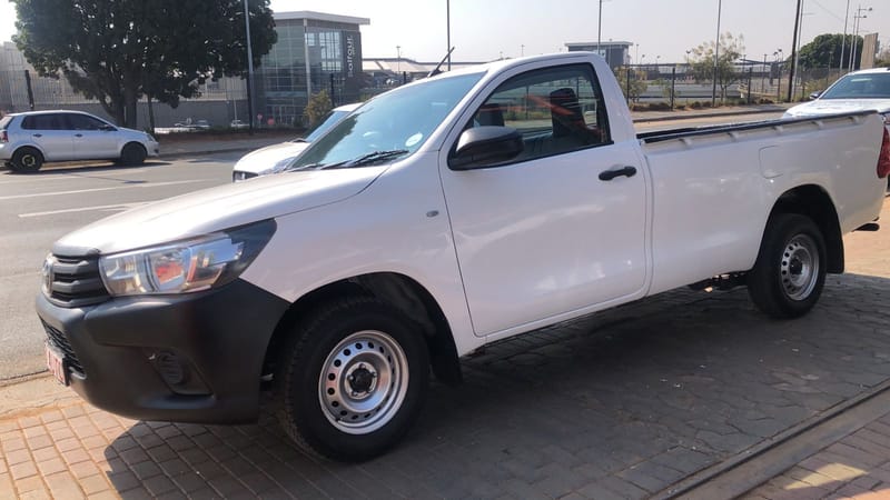 Toyota Hilux 2.4GD-6 4x4 SRX Chassis Cab