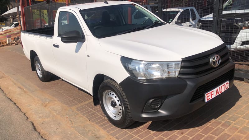 Toyota Hilux 2.4GD-6 4x4 SRX Chassis Cab