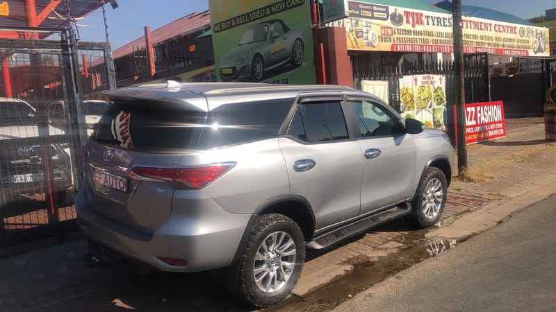 TOYOTA FORTUNER