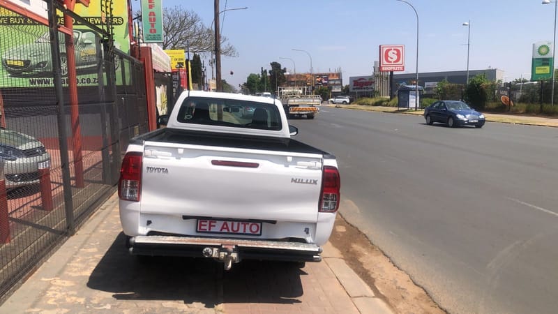TOYOTA HILUX 2,0 