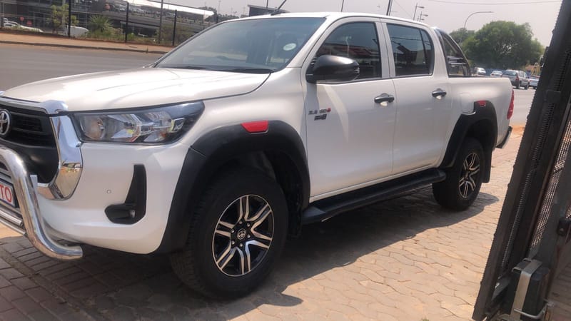 TOYOTA HILUX 2,4 GD6