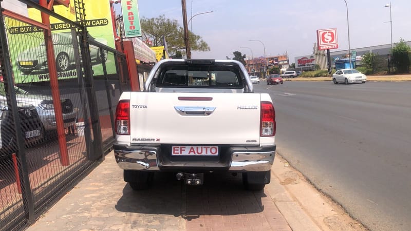 TOYOTA HILUX 2,4 GD6