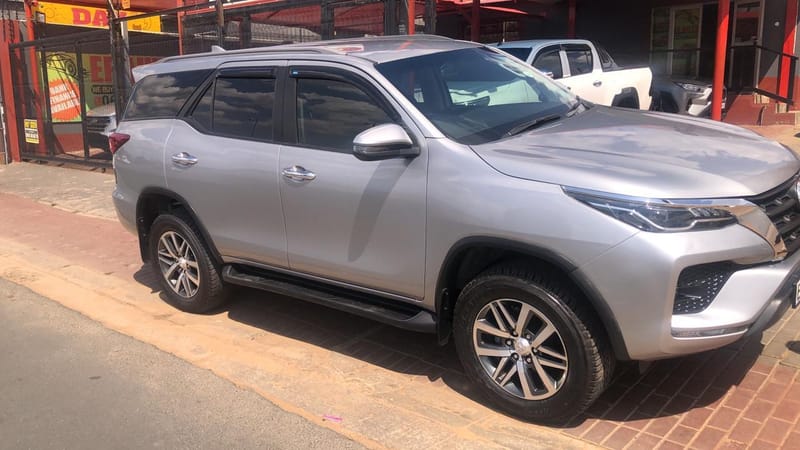 TOYOTA FORTUNER 2,8