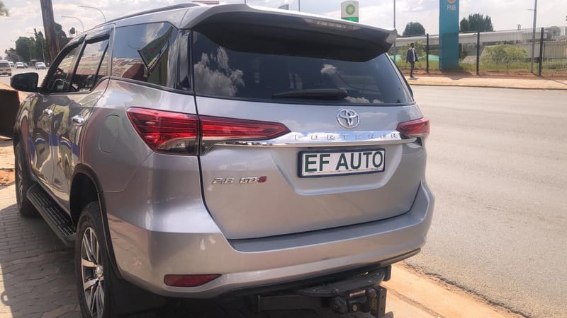 TOYOTA FORTUNER 2,8