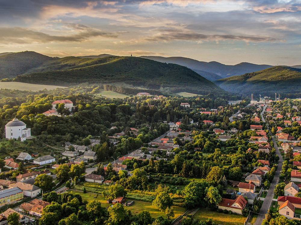 Szilvásváradra  Szalajka Völgy, Fátyol vizesés, Lipicai ménes, kisvonatozás a pisztrángoshoz!.. Október 04-én