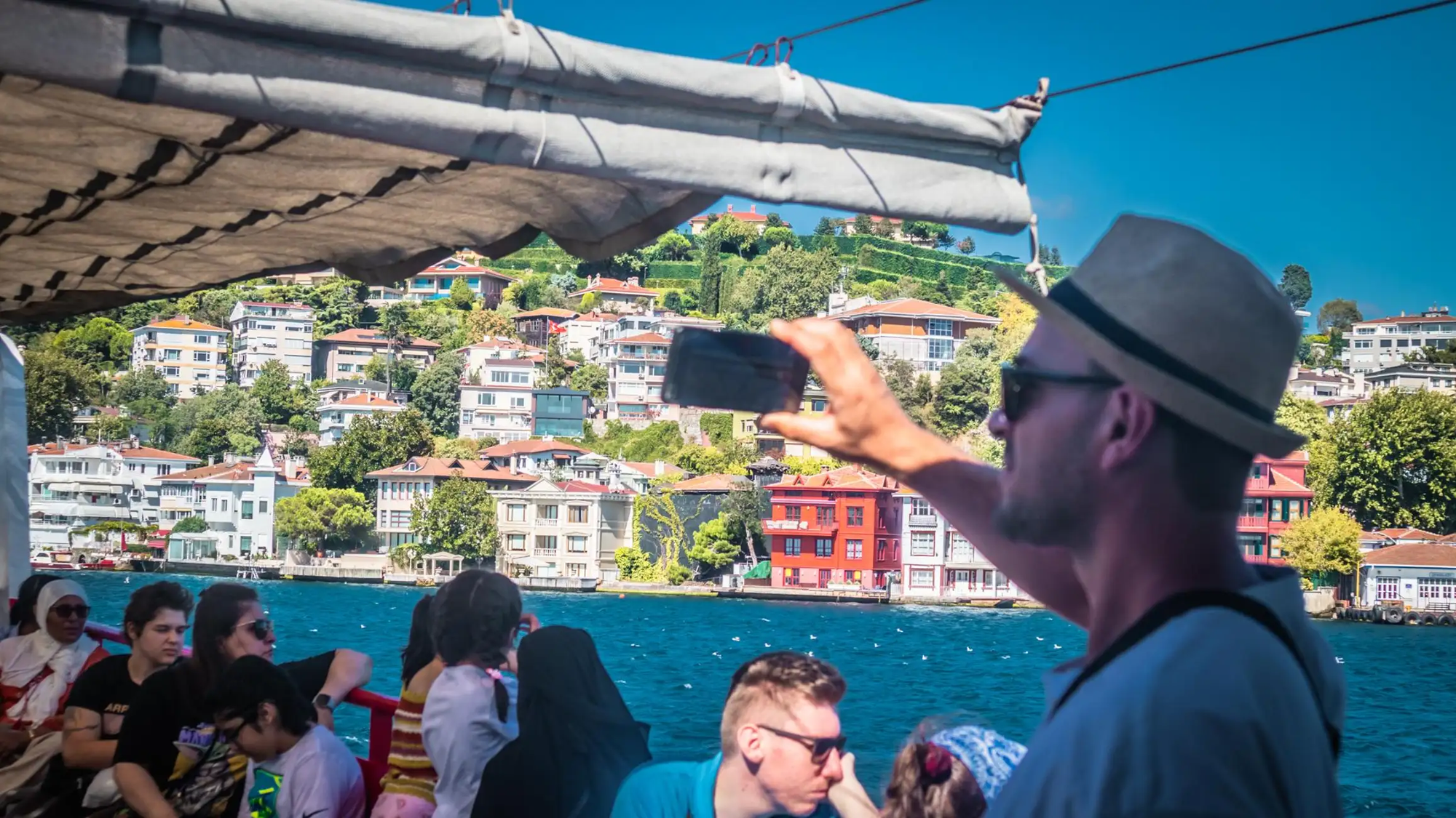 Isztambul hajós program. 