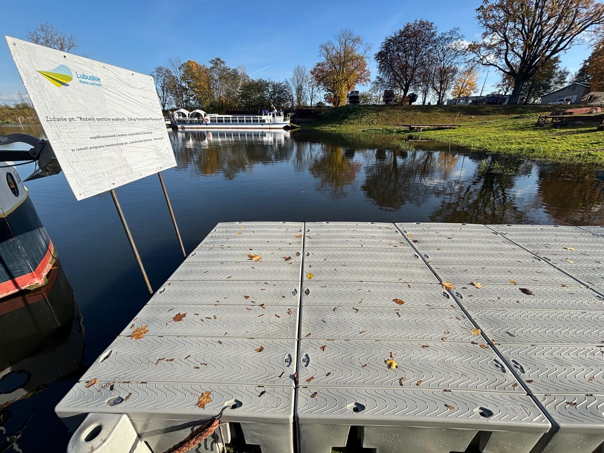 Rozwój Sportów Wodnych - zakup pomostu.