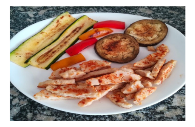 Straccetti di pollo e verdure grigliate