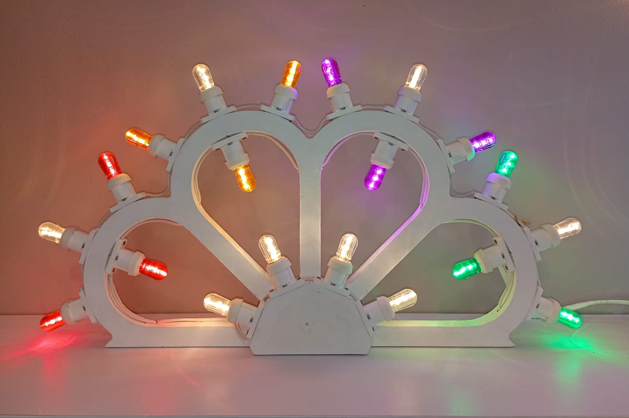 Small Rose Shelf - 20 LED Bulbs