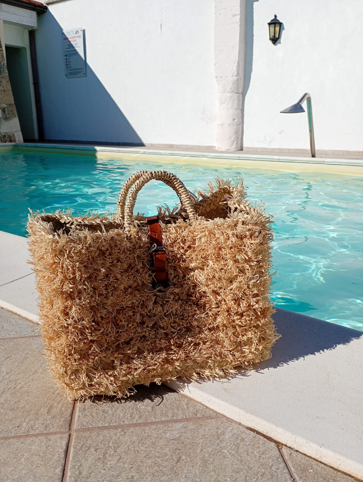 Straw Bag with a Frayed Effect – Walking and Sea