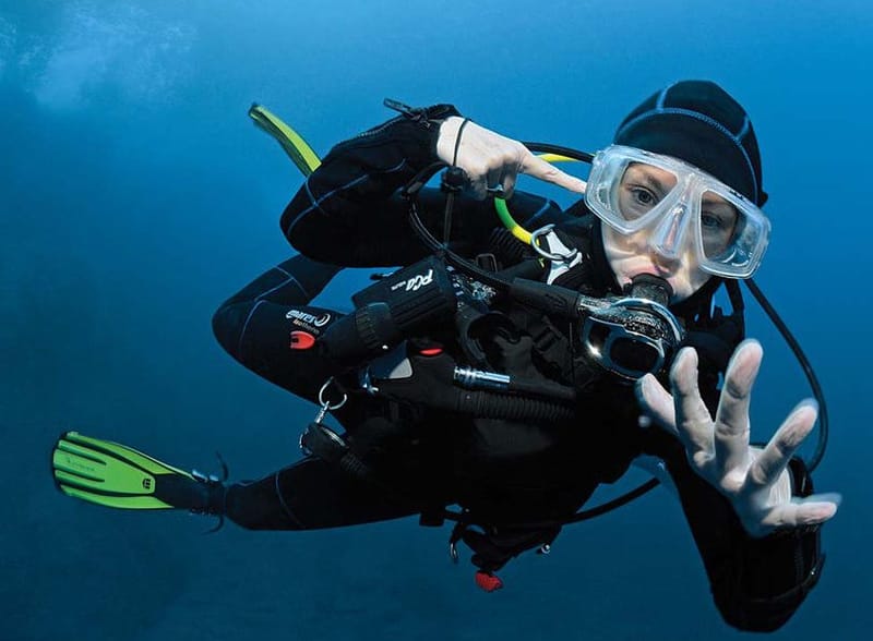 كيف تحافظ على صحة أذنيك أثناء الغوص؟