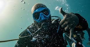 ﻓﻮاﺋﺪ اﻟﻐﻮص وﺗﺄﺛﻴﺮه ﻋﻠﻰ اﻟﺼﺤﺔ